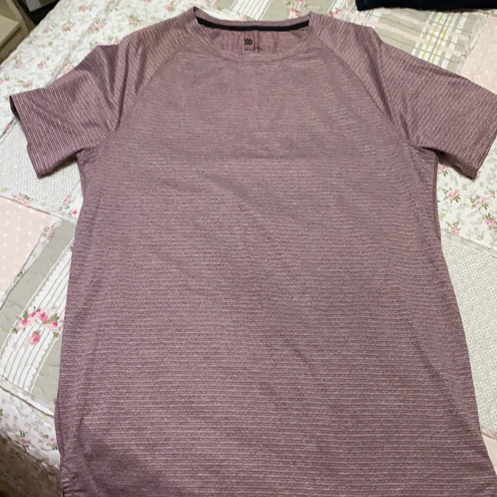 Men’s all in motion short sleeve shirt